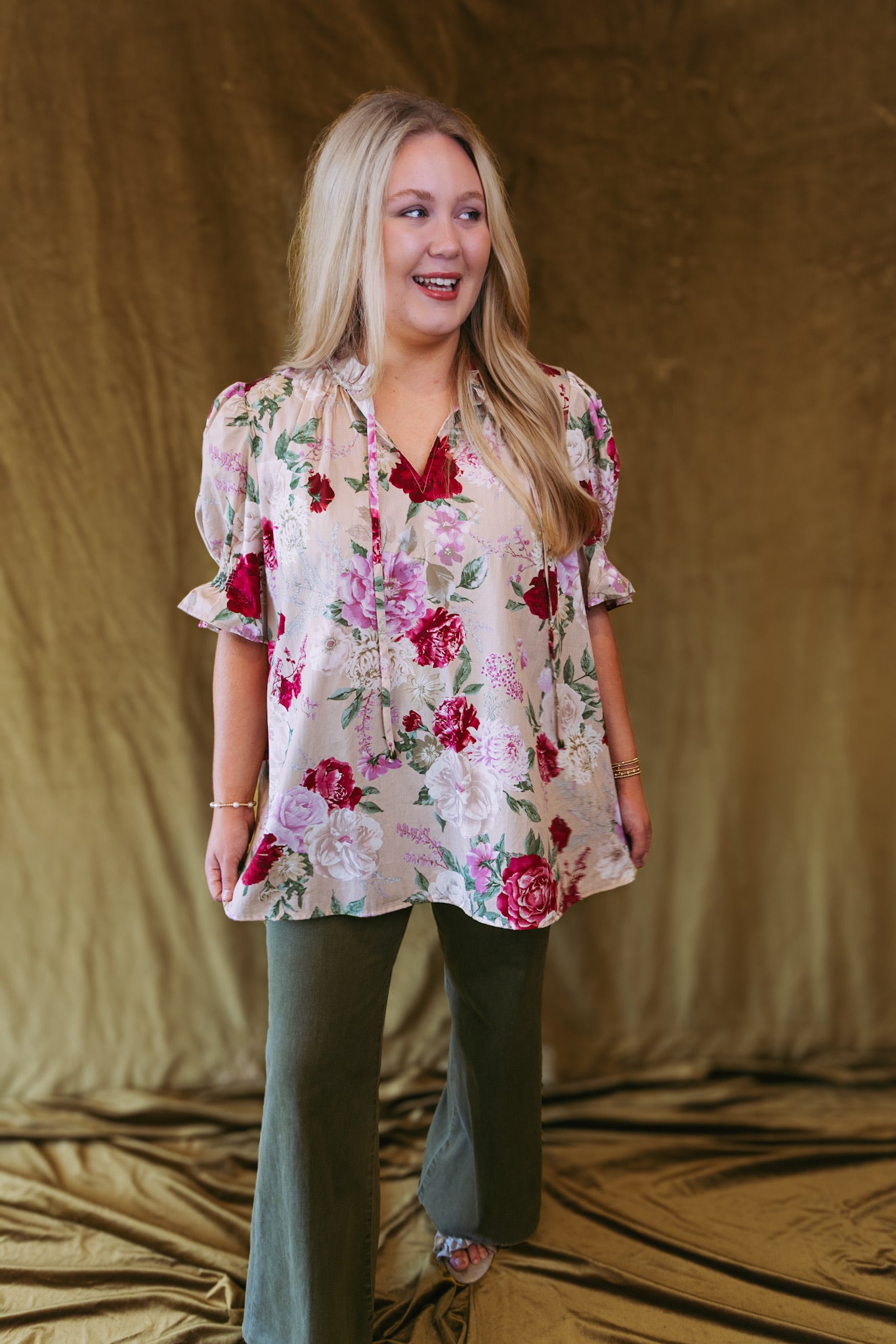 Curvy Southern Floral Top - Sand