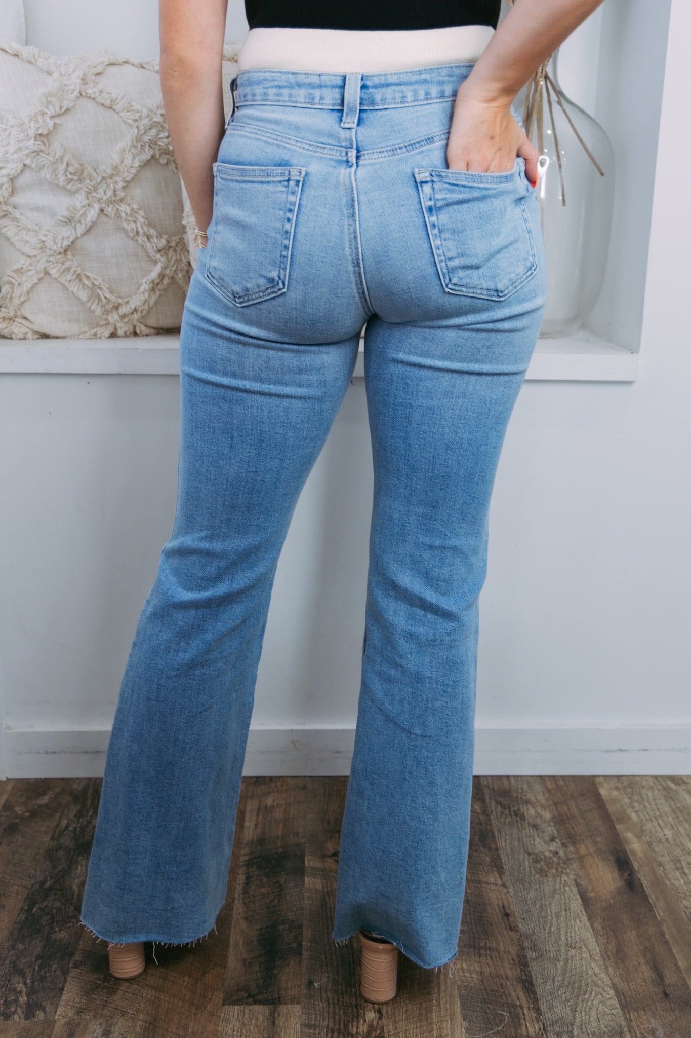 [Just Black] The Mid Rise Straight Bootcut - Light Denim