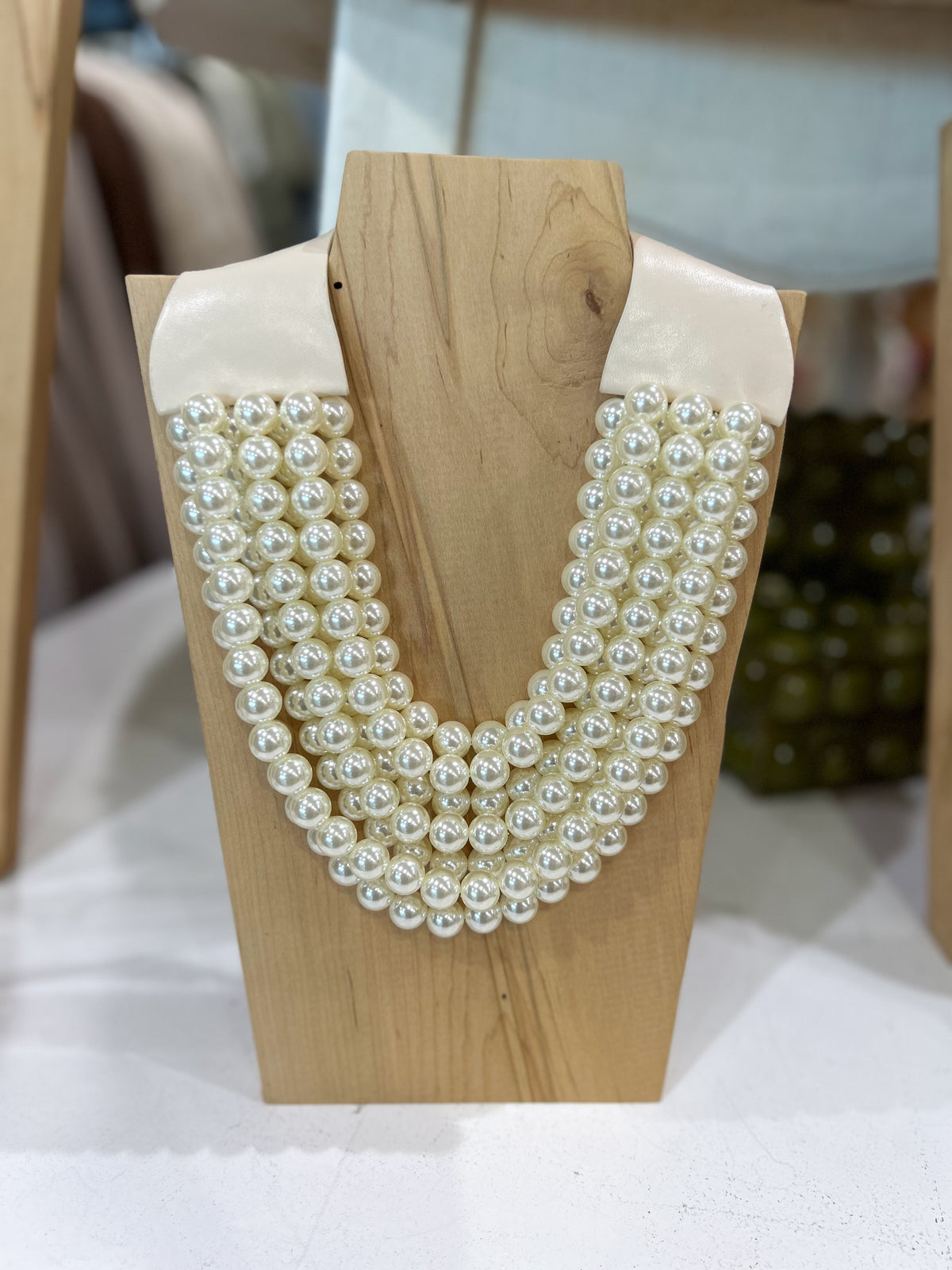 Layered Pearl Magnetic Necklace
