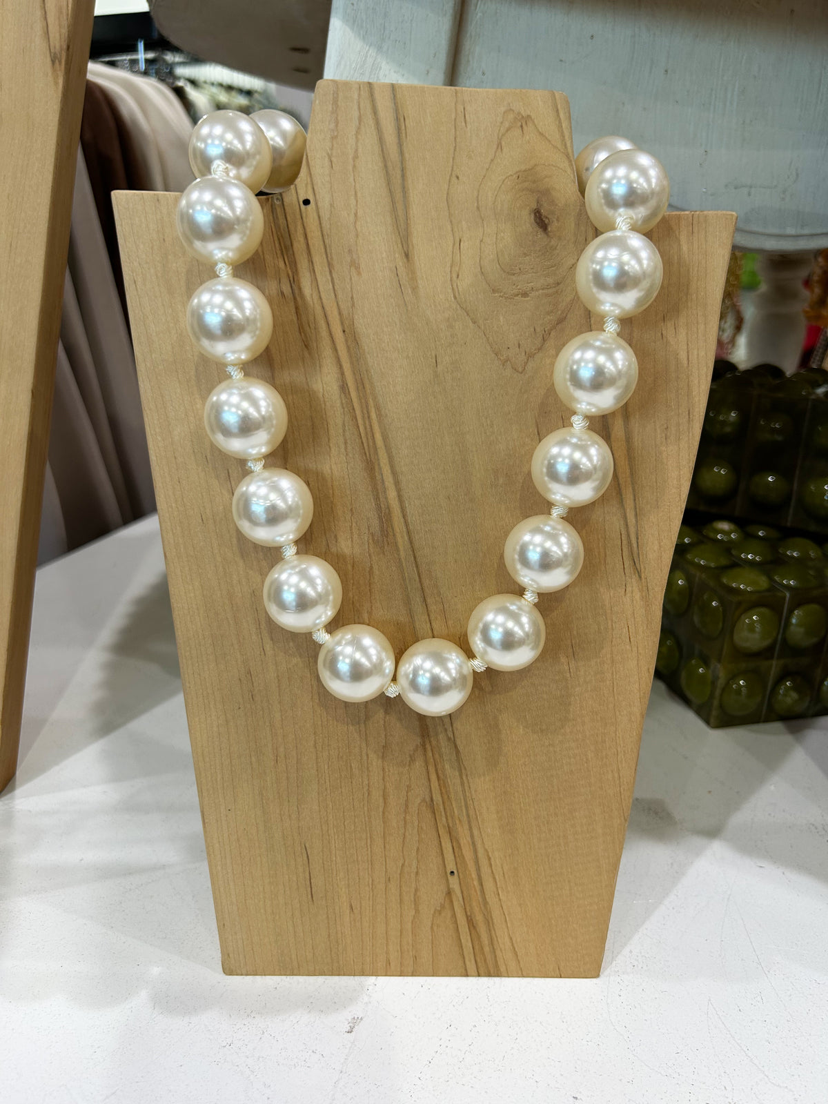 Very Chunky Pearl Necklace