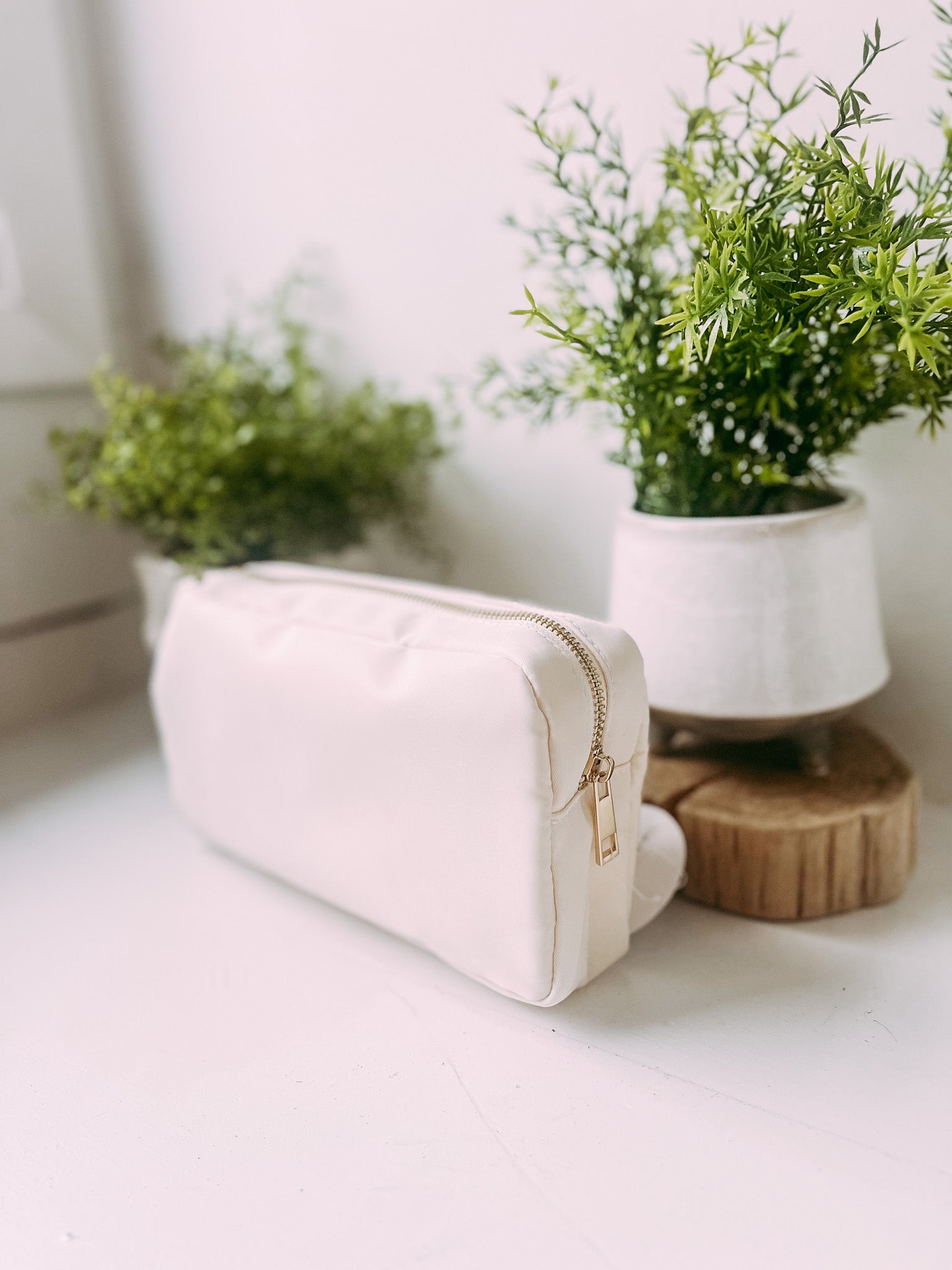 Logan Small Cosmetic Bag-Creme