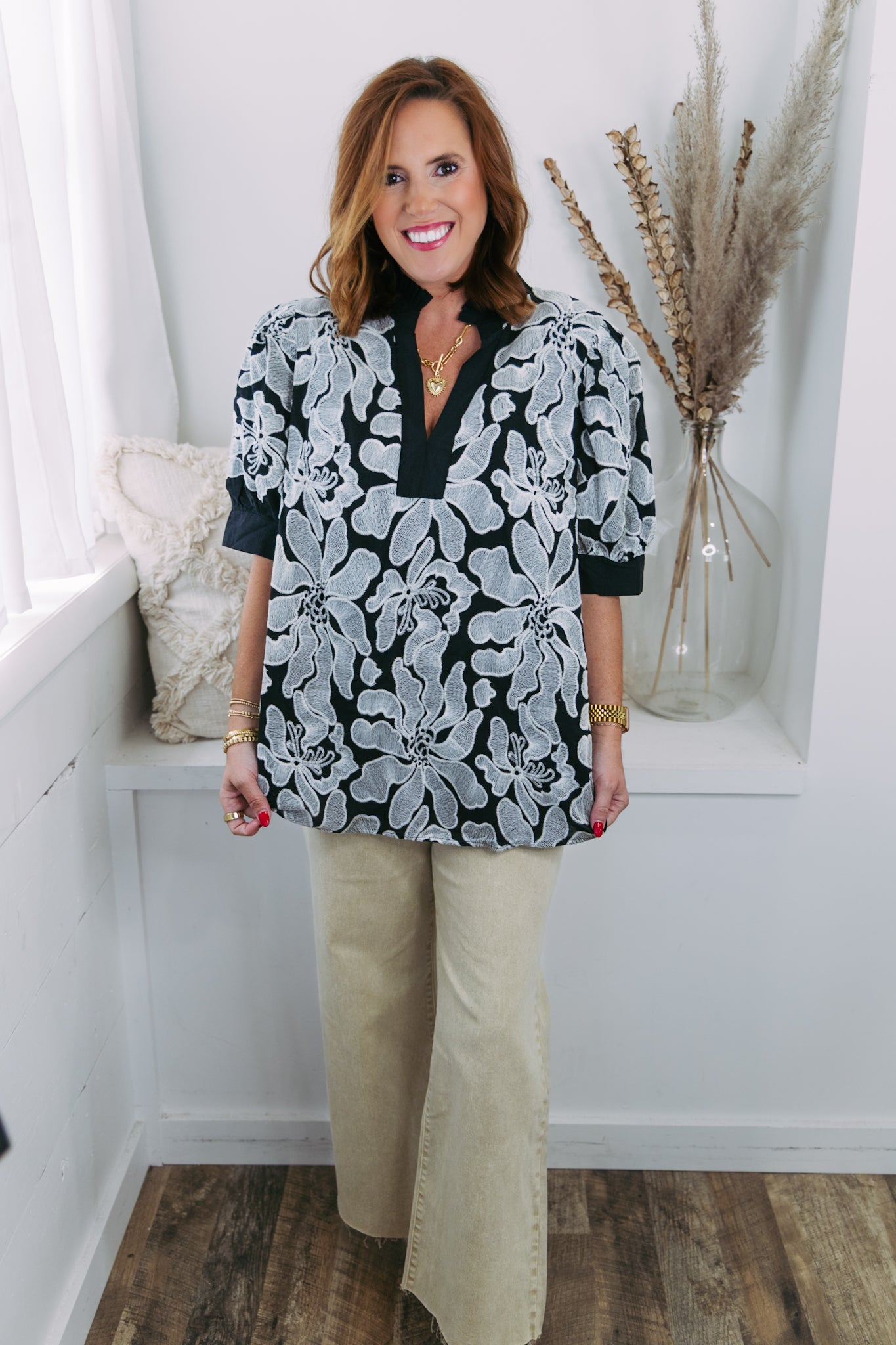 Curvy Floral Embroidred Top - Black