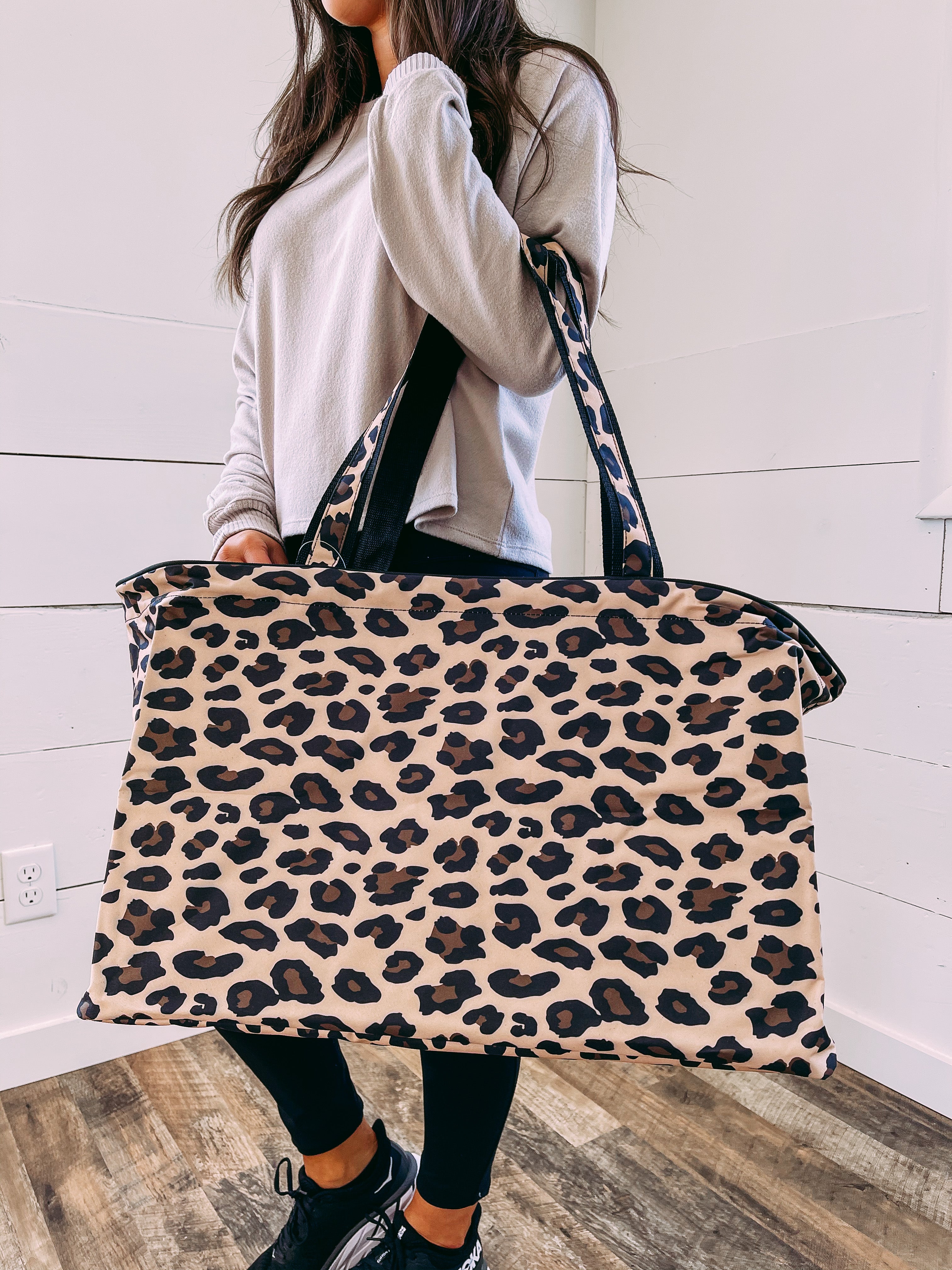 The Weekender Tote in Leopard
